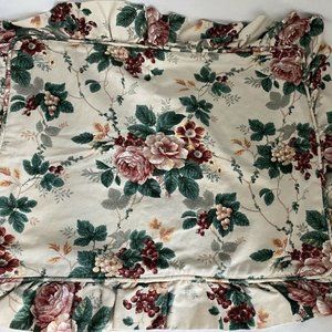 Waverly Pleasant Valley Standard Pillow Shams Roses Grapes Vines Ruffled Pair